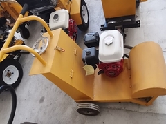 सड़क चिह्नों को झाड़ने वाली मशीन